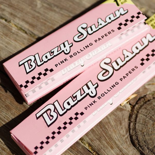 Blazy Susan Pink Rolling Papers 1 1/4 size