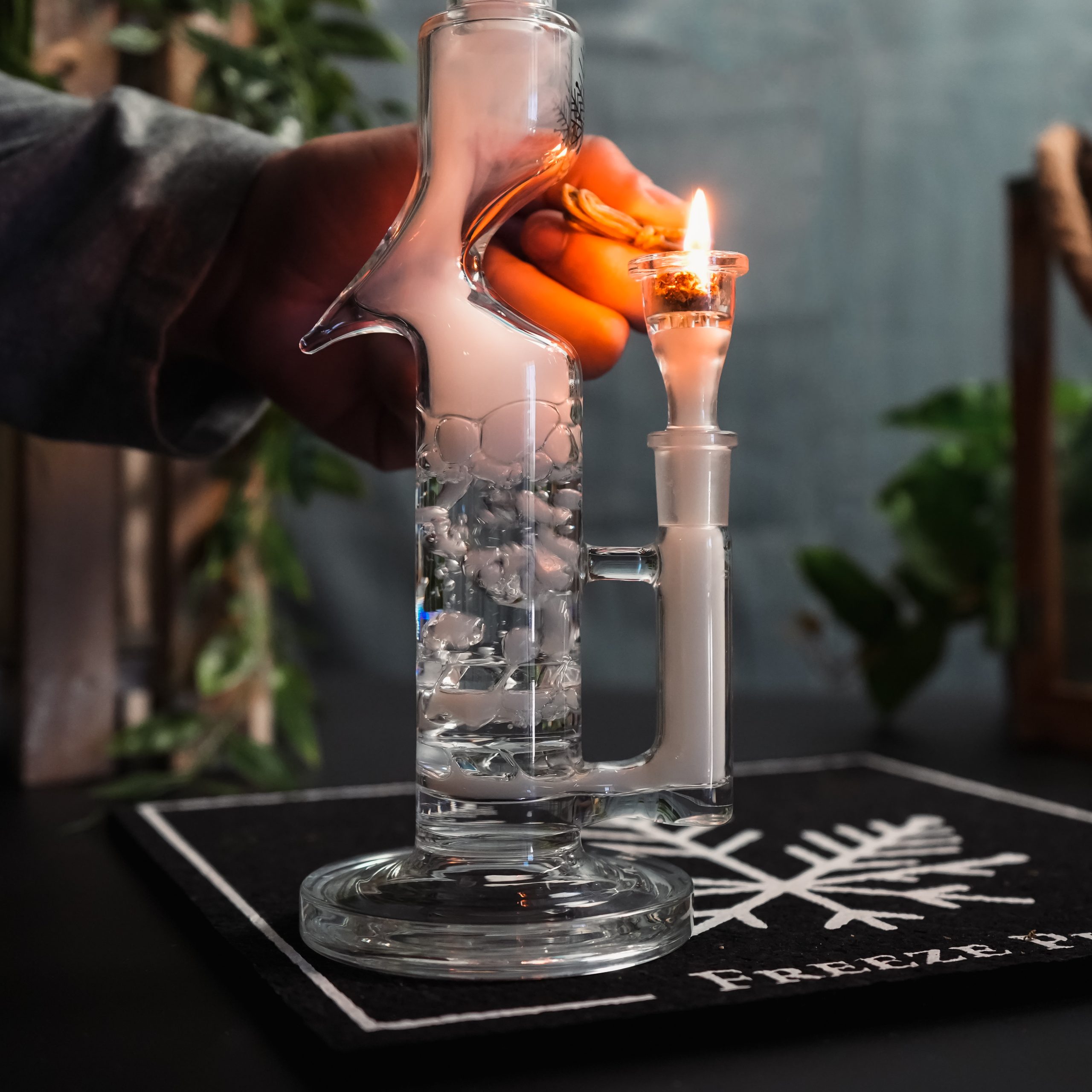 Freeze Pipe - Tornado Bong