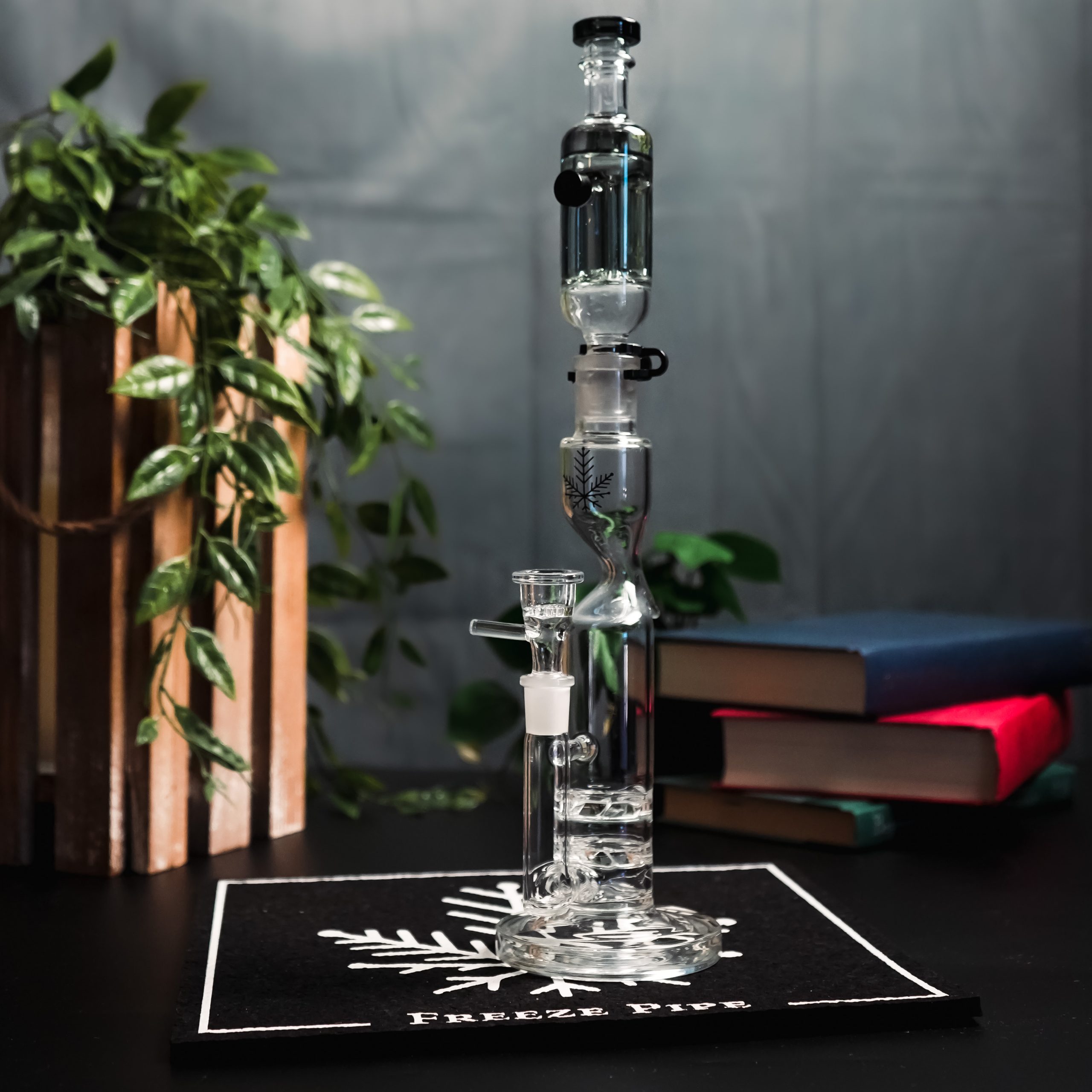 Freeze Pipe - Tornado Bong